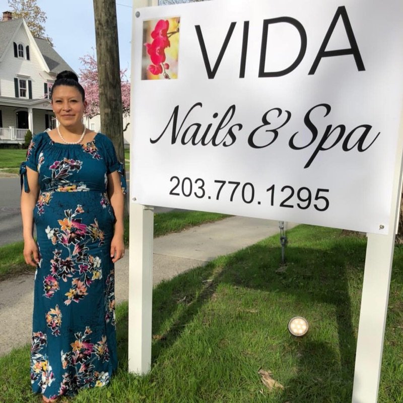 Vida Nails & Spa Logo