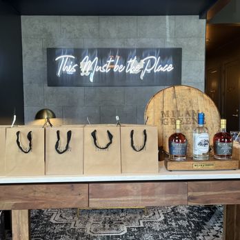 Indulge Wine Bar - Cocktail making class - Wine Bars Near Me - Boerne, Texas