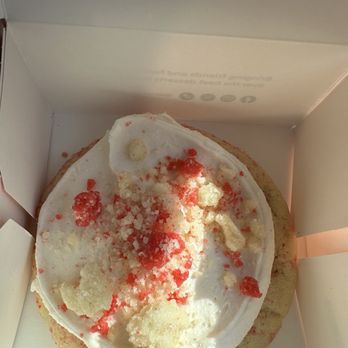 Crumbl - Green Valley - Strawberry shortcake single large cookie - Bakeries Near Me - Henderson, Nevada Crumbl - Green Valley - Strawberry shortcake single large cookie - Bakeries Near Me - Henderson, Nevada