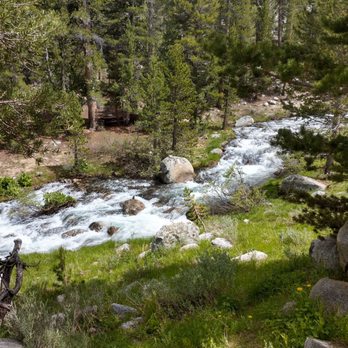 Mosquito Flat Trailhead - A picturesque trail from the start. - Hiking Near Me