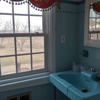 HideAway Country Inn - Bathroom - Smith room - Hotels Near Me - Bucyrus, Ohio HideAway Country Inn - Bathroom - Smith room - Hotels Near Me - Bucyrus, Ohio