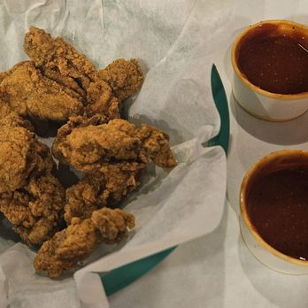 The Boiling Crab - Fried Oysters (2x Cups of not-too-spicy sauce included in price). $12.00. Decent. - Seafood Near Me - Alhambra, California