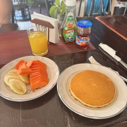 Mamma Norma - Pancake and fruit with the #DANNY breakfast special