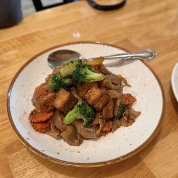 Basil & Co - Pad See Ew - Thai Near Me - Diamond Bar, California