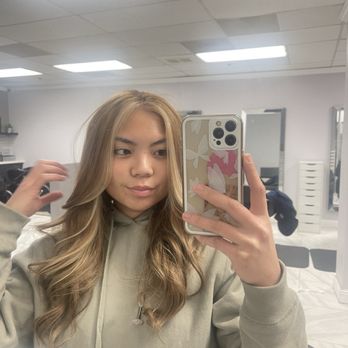 Luxe Beauty Studio - Beige/Brown with money piece by Christy - Hair Stylists Near Me - Fremont, California Luxe Beauty Studio - Beige/Brown with money piece by Christy - Hair Stylists Near Me - Fremont, California