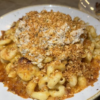 Red Rooster Overtown - Old Bay Butter Crab Mac and Cheese - Cocktail Bars Near Me - Miami, Florida Red Rooster Overtown - Old Bay Butter Crab Mac and Cheese - Cocktail Bars Near Me - Miami, Florida