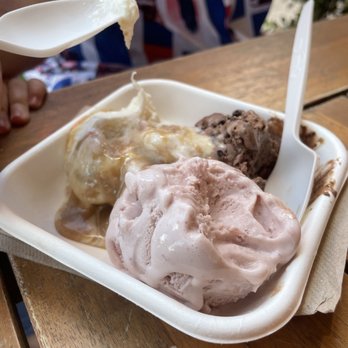 Jeni's Splendid Ice Creams - Strawberry, Texas sheet cake, gooey butter cake! - Ice Cream & Frozen Yogurt Near Me - Tampa, Florida Jeni's Splendid Ice Creams - Strawberry, Texas sheet cake, gooey butter cake! - Ice Cream & Frozen Yogurt Near Me - Tampa, Florida