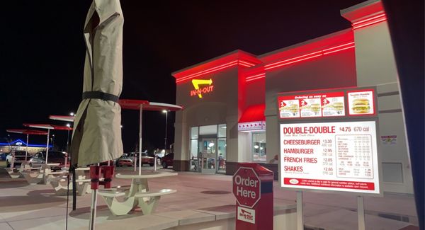 In-N-Out Burger by null