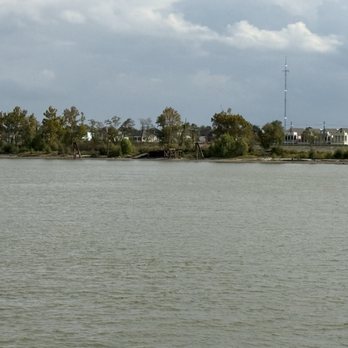Paddlewheeler Creole Queen - Shot - Cajun/Creole Near Me - New Orleans, Louisiana
