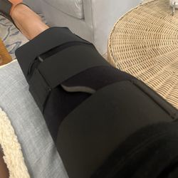 Emerald Coast Urgent Care - Knee mobilizer