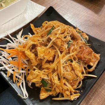 The Thonglor - Pad Thai - Thai Near Me - San Francisco, California The Thonglor - Pad Thai - Thai Near Me - San Francisco, California