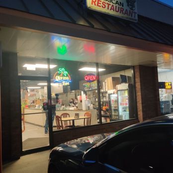 El Barrio Mexican Restaurant - Front of restaurant - Mexican Near Me - Romeoville, Illinois El Barrio Mexican Restaurant - Front of restaurant - Mexican Near Me - Romeoville, Illinois