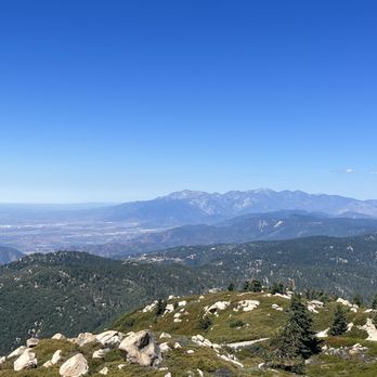 Keller Peak - Hiking Near Me - Big Bear, California