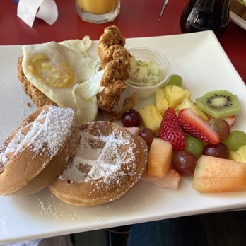 Kitsch'n On Roscoe - Chicken and waffles - Breakfast & Brunch Near Me - Chicago, Illinois Kitsch'n On Roscoe - Chicken and waffles - Breakfast & Brunch Near Me - Chicago, Illinois