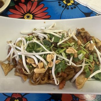 The ChatRoom Restaurant - Chicken Pad Thai Chicken - Pan Asian Near Me - Claremore, Oklahoma The ChatRoom Restaurant - Chicken Pad Thai Chicken - Pan Asian Near Me - Claremore, Oklahoma