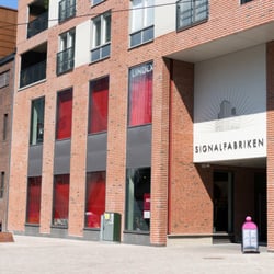 Signalfabriken - En av tre entréer till Signalfabriken.
