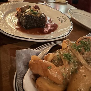Meat & Potatoes - Filet and finger potato. It was good but not the best at the menu - New American Near Me - Pittsburgh, Pennsylvania Meat & Potatoes - Filet and finger potato. It was good but not the best at the menu - New American Near Me - Pittsburgh, Pennsylvania