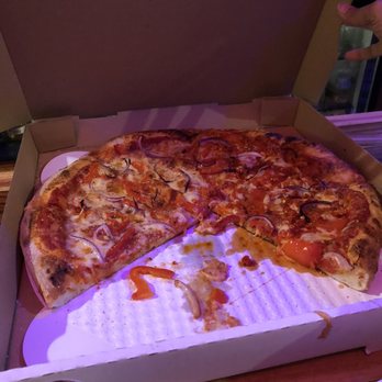 Graffiti pizza - Cheese, onion, bell peppers, spicy stuff - Pizza Near Me - Oakland, California Graffiti pizza - Cheese, onion, bell peppers, spicy stuff - Pizza Near Me - Oakland, California