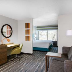 Hampton Inn & Suites Las Vegas-Henderson - Guest room