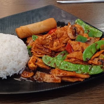 Go China - Garlic chicken lunch special - Chinese Near Me - Pasadena, California Go China - Garlic chicken lunch special - Chinese Near Me - Pasadena, California
