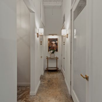 Tan - Hallway - Spray Tanning Near Me - Boca Raton, Florida