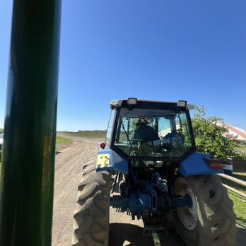 Alstede Farms - Tractor - Fruits & Veggies Near Me - Chester, New Jersey
