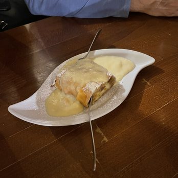 Zwölf Apostelkeller - This was ok... Apple strudel - Wine Bars Near Me - Vienna, 9 Zwölf Apostelkeller - This was ok... Apple strudel - Wine Bars Near Me - Vienna, 9