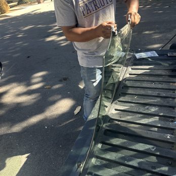 Valley Mobile Auto Glass - Manny installing new window blocks with cement - Auto Glass Services Near Me - Van Nuys, California Valley Mobile Auto Glass - Manny installing new window blocks with cement - Auto Glass Services Near Me - Van Nuys, California