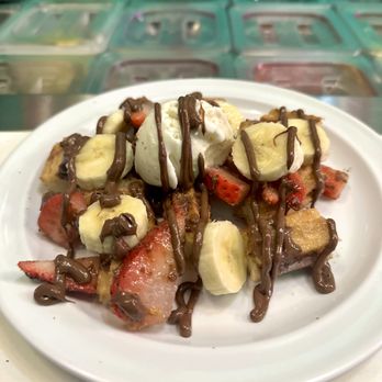 Pink Pitaya - Churro bites with ice cream, strawberries and bananas - Juice Bars & Smoothies Near Me - Bronx, New York Pink Pitaya - Churro bites with ice cream, strawberries and bananas - Juice Bars & Smoothies Near Me - Bronx, New York