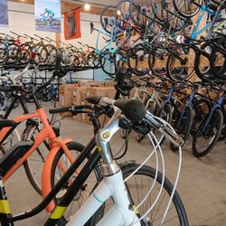 The Common Wheel - The Common Wheel has an extensive inventory of bikes and bicycle parts and accessories from top brands like Kona, Bianchi, and Raleigh.