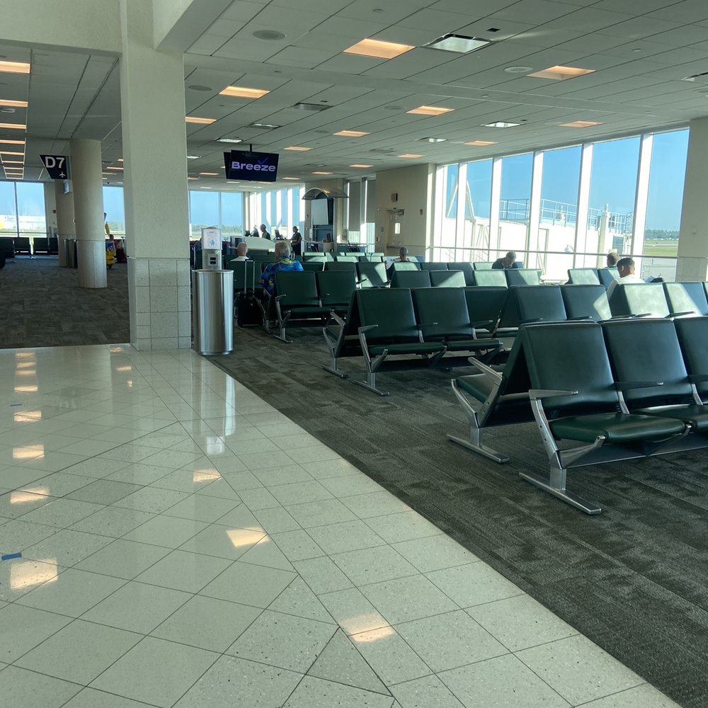 Breeze Airways - Airlines Near Me - Fort Myers, Florida Breeze Airways - Airlines Near Me - Fort Myers, Florida