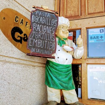 Cafeteria Gaudí - Right up the little stairs - Pubs Near Me - Astorga, LE