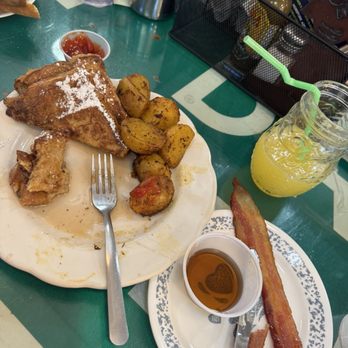 The Toasted Owl Cafe - Big Fat French Toast - Breakfast & Brunch Near Me - Flagstaff, Arizona The Toasted Owl Cafe - Big Fat French Toast - Breakfast & Brunch Near Me - Flagstaff, Arizona