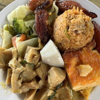 Petite Pump Room - Conch, baked macaroni, rice, plantain. veggies - Caribbean Near Me - St. Thomas, Virgin Islands