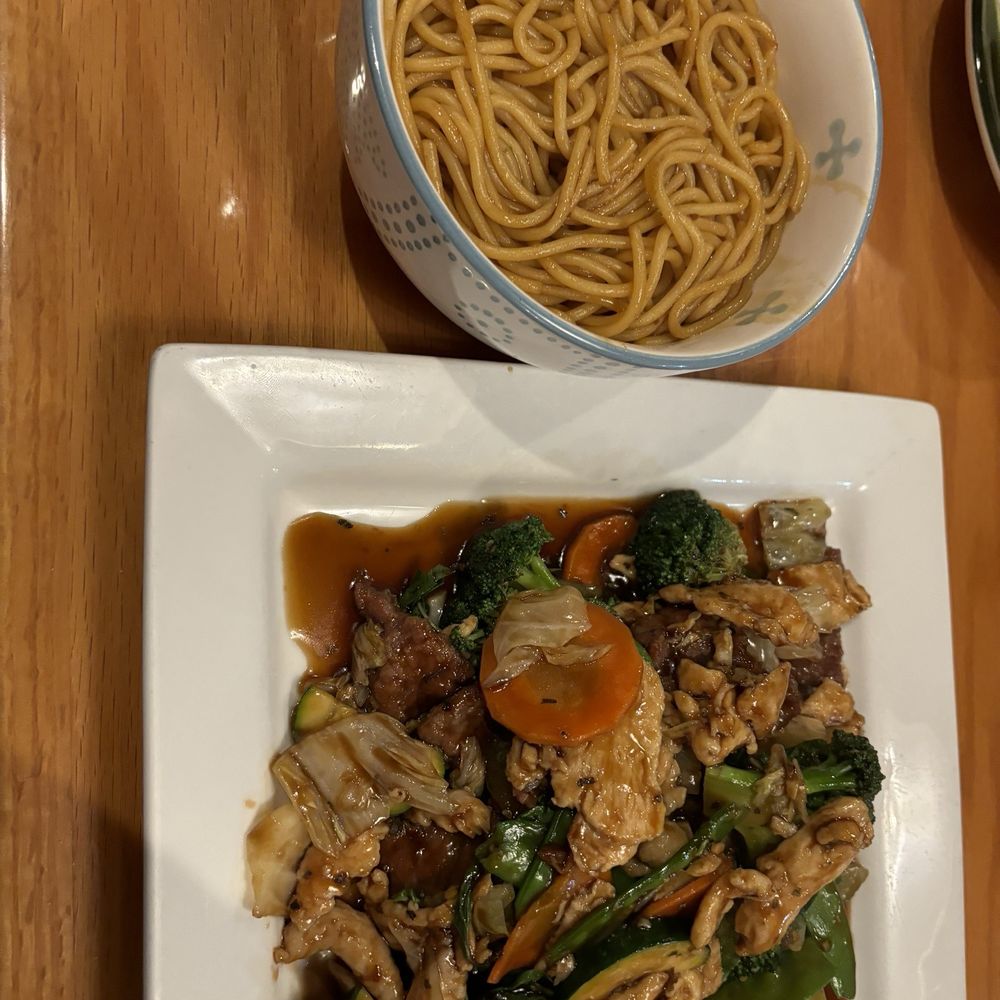 Thai Basil Double Lo mein dinner side Thai Basil Double Lo mein dinner side