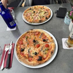 Pizzeria Napoli - Pizza Napoli und Capricciosa
