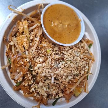 Thai Fusion 2go - Food Trucks Near Me - Eugene, Oregon Thai Fusion 2go - Food Trucks Near Me - Eugene, Oregon