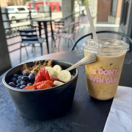 Acai Bowl OMG Caramel Latte Acai Bowl OMG Caramel Latte