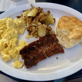 Milton’s Bay Cafe - Loukaniko with scrambled eggs, home fries, and a biscuit. - Breakfast & Brunch Near Me - Virginia Beach, Virginia Milton’s Bay Cafe - Loukaniko with scrambled eggs, home fries, and a biscuit. - Breakfast & Brunch Near Me - Virginia Beach, Virginia