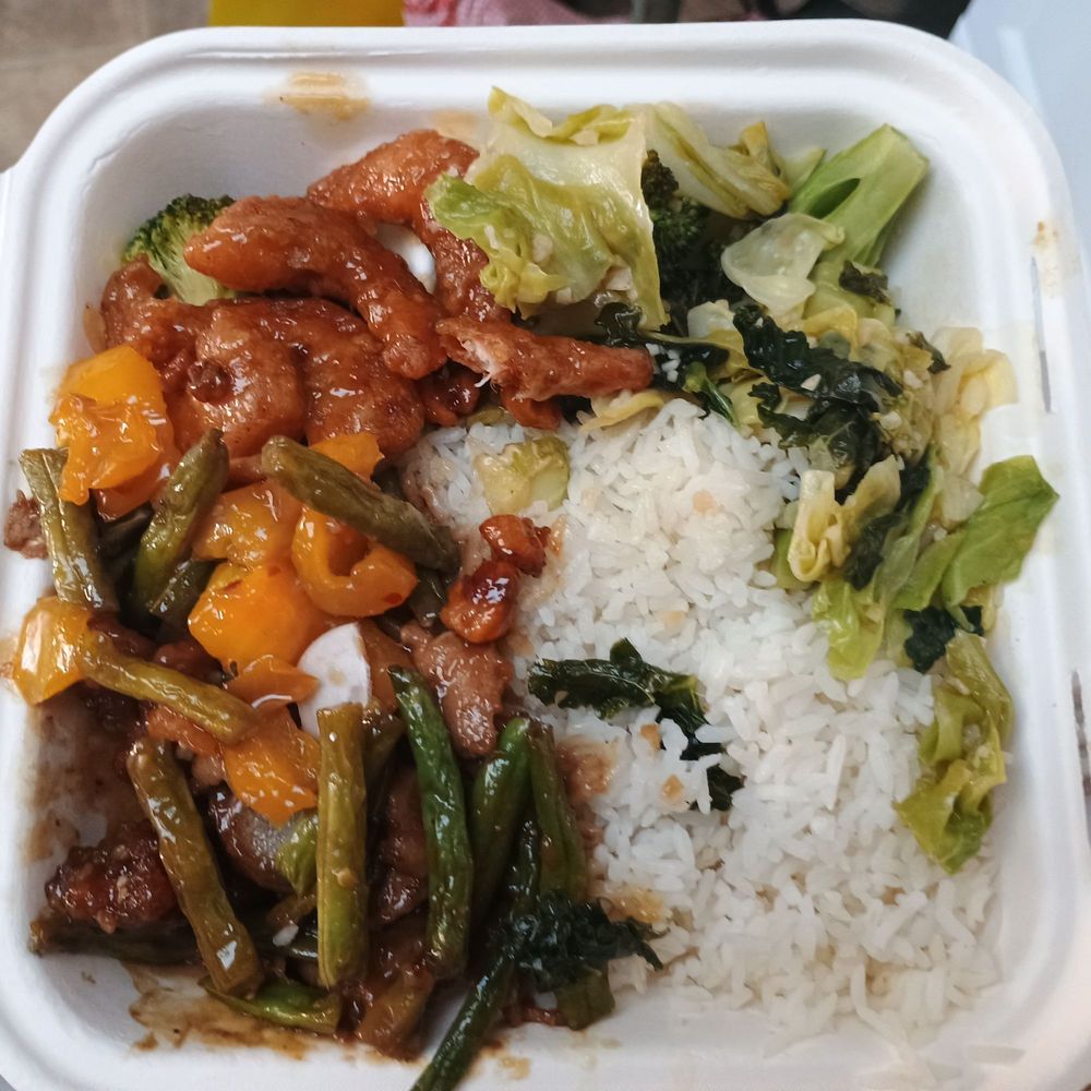 Panda Express - That's honey walnut shrimp and string bean chicken in there. OMG. - Fast Food Near Me - Bellevue, Washington Panda Express - That's honey walnut shrimp and string bean chicken in there. OMG. - Fast Food Near Me - Bellevue, Washington
