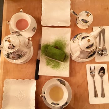 Prince Tea House - Rose and lavender milk tea with a green tea and red bean dessert wrap! - Desserts Near Me - Brooklyn, New York