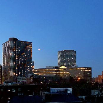 Clarendon Square - Boston skyline view from roof deck. - Bed & Breakfast Near Me - Boston, Massachusetts
