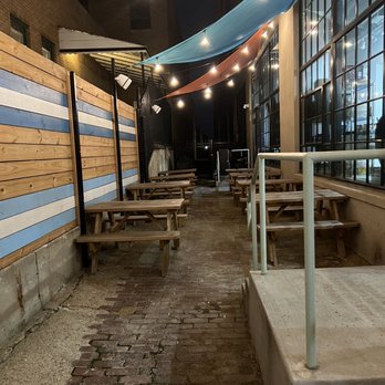 Ash & Elm Cider - Outdoor patio area - Cideries Near Me - Indianapolis, Indiana