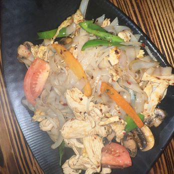 Lemongrass by Sip Saam Thai - Drunken Noodles - Thai Near Me - Cedar Park, Texas Lemongrass by Sip Saam Thai - Drunken Noodles - Thai Near Me - Cedar Park, Texas