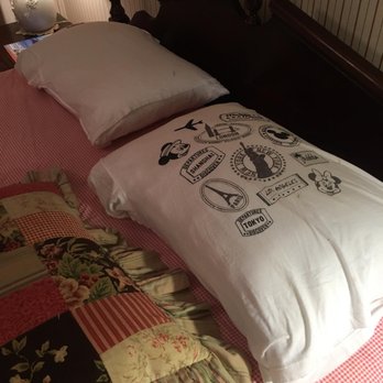 Marina Street Inn - Clever t-shirt trick used to cover up the uncomfortable and possibly unhygienic pillow shams; probably shouldn't have been necessary... - Hotels Near Me - Morro Bay, California Marina Street Inn - Clever t-shirt trick used to cover up the uncomfortable and possibly unhygienic pillow shams; probably shouldn't have been necessary... - Hotels Near Me - Morro Bay, California