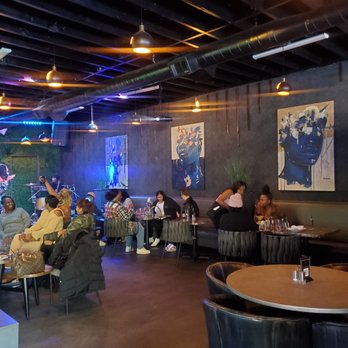 Rich & Pour Opulence Lounge