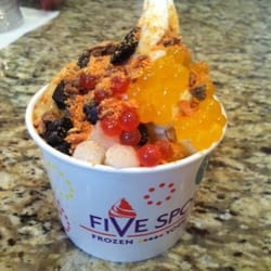 Five Spot Frozen Yogurt - Original flavor topped with poppers, butterfinger, oreocrumbs, and mochi