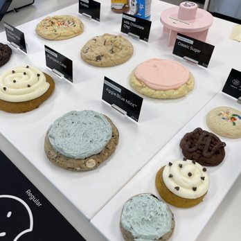 Crumbl - Grand Rapids - Bakeries Near Me - Grand Rapids, Michigan