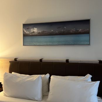 The Perry Hotel & Marina - Interior room - Hotels Near Me - Key West, Florida The Perry Hotel & Marina - Interior room - Hotels Near Me - Key West, Florida