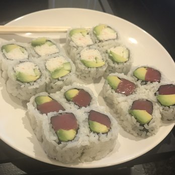 Tom's Sushi House - California Roll and Tuna Roll - Sushi Bars Near Me - Los Angeles, California Tom's Sushi House - California Roll and Tuna Roll - Sushi Bars Near Me - Los Angeles, California